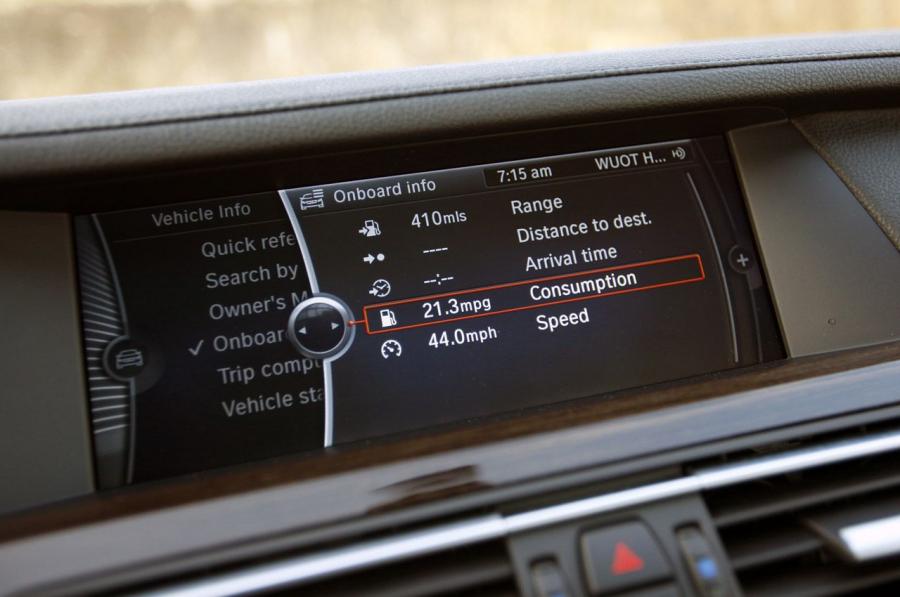  BMW 740Li 2011 года  (фото 22 из 48)